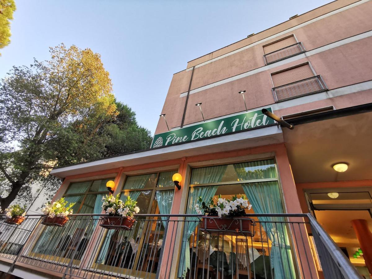 Hotel Pine Beach Росолина Маре Екстериор снимка