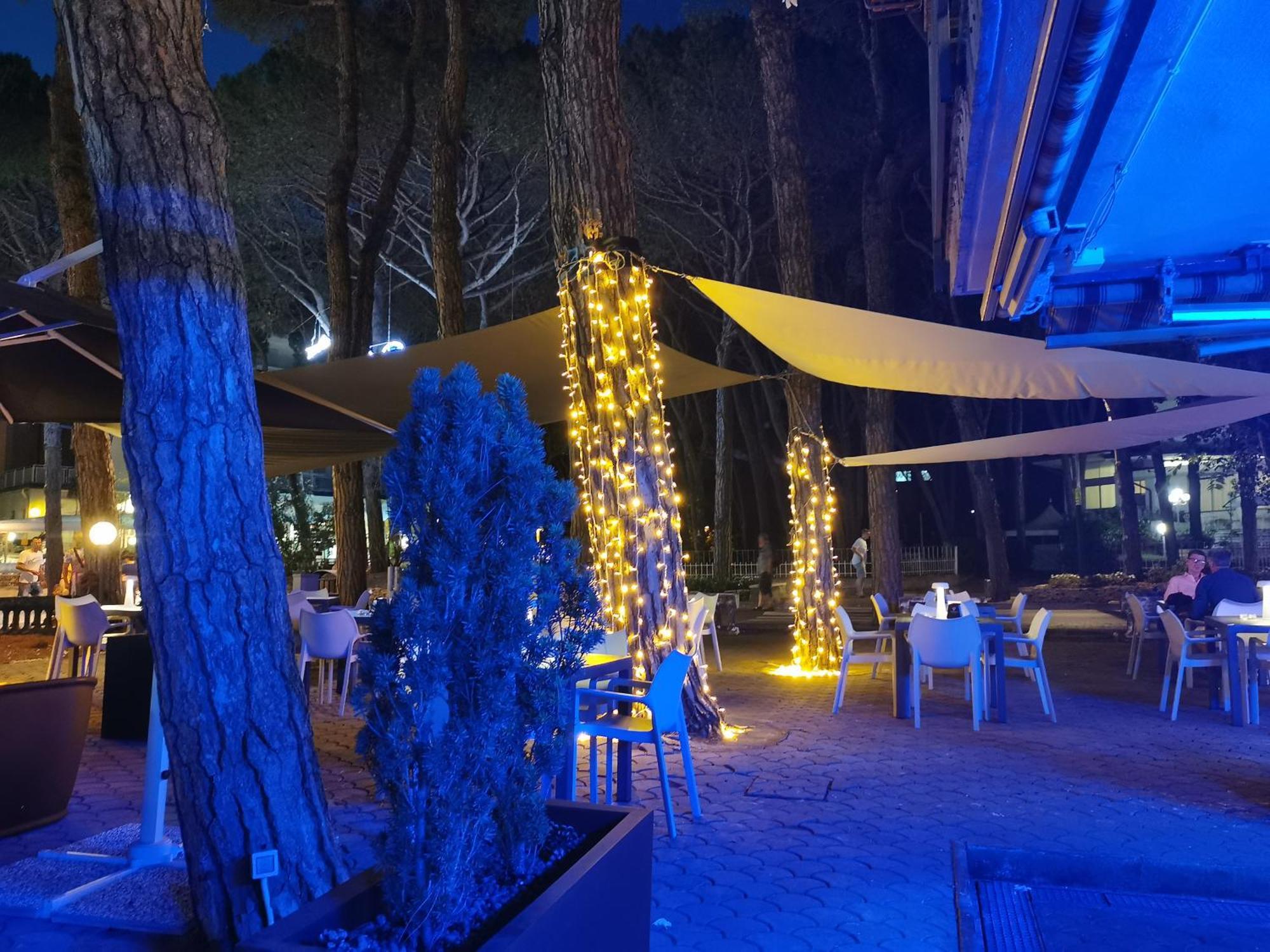 Hotel Pine Beach Росолина Маре Екстериор снимка